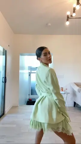 It’s MONDAY and I’m twerking 😆  #foryou #fyp #foryoupage #fashiontok #tiktokfamous #fashion #dancechallenge #monday