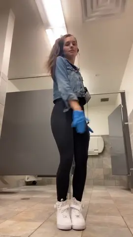 making tik toks while my coworkers are cleaning the bathrooms. they hate me #fyp