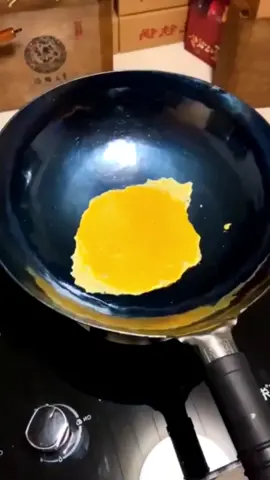 Make an egg roll with my favorite wok#cooking #cook #food