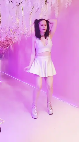 Join me in my flower spaceship. @fleurtopia #fridaythe13th  #PlayWithLife  #dancechallenge  #dance  #dancer  #aftermycoffee  #spaceship  #flowers