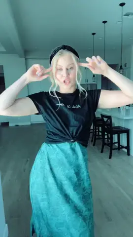 Enjoy my awkward dancing!!! 😆 I’m just excited I’m almost to 200k followers!!!!