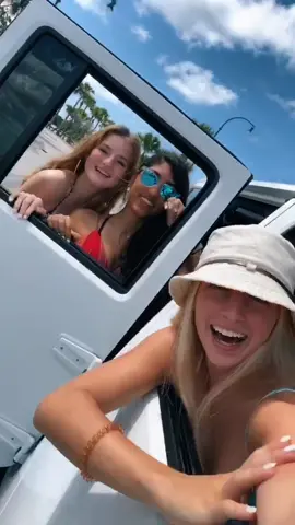 The best day everrrr 🌊☀️ #coronabreak #foryoupage @lornakarensmith @emilymariamatos