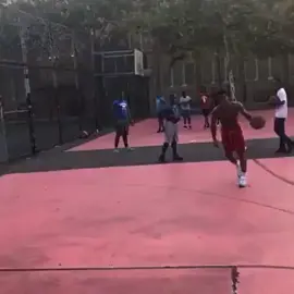 This is how I’m comin at the park as soon all this quarantining stuff is over 😤😤 #fyp #basketball #sports