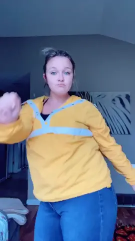 Did I just throw it back? Someone teach me how to throw it back 😩#happyathome #fyp #viral #foryoupagе #MySkinandME #ButterGlossPop