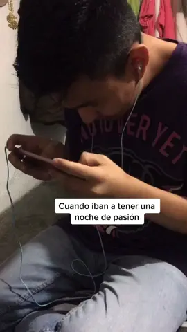 Y así todas las noches por culpa del #freefire #parati