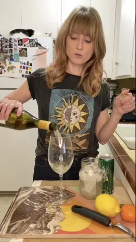 How to Make a Quarantine Spritz! #makeadrink #bartender #lifeathome #cocktail #quarantine #homebar @theparadise.bartender