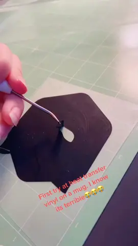 I suck at this 😭😭 #cricutmade #mugs #coffeequeen