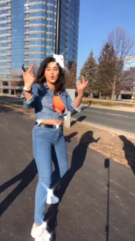 Never thought of filming a video in the middle of the road, it’s corona time rn bish .. #coronatime #usa #mncheck #minnnesota #fun #fyp #foryou #shoot