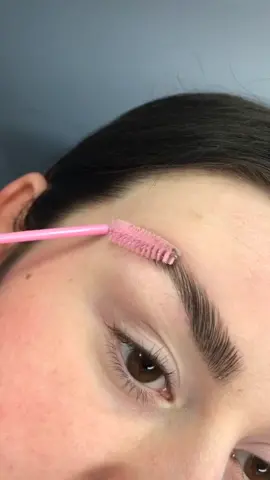 Lubicie brwi na mydło? 🧼😎  #soapbrows #makeup  #eyebrows #foryou #foryoupage #eyebrowsonfleek #eyebrowstutorial #anastasiabeverlyhills