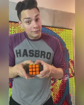 #cubeathomechallenge #rubikscubechallenge #rubikscubemagic @stevenbrundageart #rubikscube #rubyrubiks #fliptheswitch #stayathome #houseoftiktok #fyp
