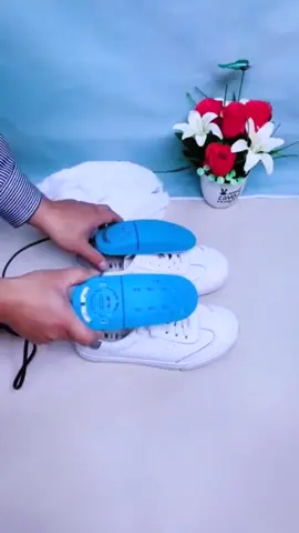 Machines that can dry shoes. #goodthing #dryshooes #newproduct