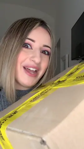 SPACCHETTAMENTO PARTE 2 ❤️ @hey.sober praticamente ho avuto la tua stessa reazione 😂 #perte #spacchettamento #teamarienne