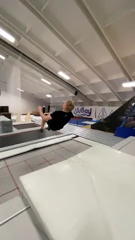 Was macht ihr so während der Quarantäne!? #corona #fyp #flips #backflip #füdich