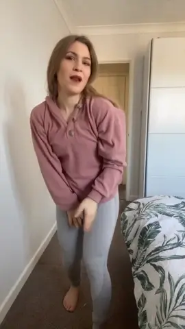 Outfit check  💕 #gymlover #gym #myoutfit #outfit #grwm #danceroutine #clothes #clothesswap #danceclothes #outfitoftheday #OOTD