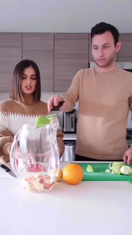 Easy SANGRIA recipe ✨ #MoodBoost #mixology #sangria #makeadrink #cocktails #howtomake #inthekitchen #diyhow #drinks #alcohol #winetime #couplesgoals