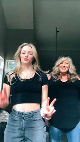 Very proud of my mum for learning this today🥺❤️🥰💘💗💕💖💞#fyp #fypchallenge @kellyjomama