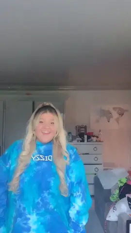 this song reminds me of playlist.  :( #ThisIsQuitting #catsoftiktok #TheSongOfUs #blindinglights #PlayByPlay #distancedance #viral #fyp