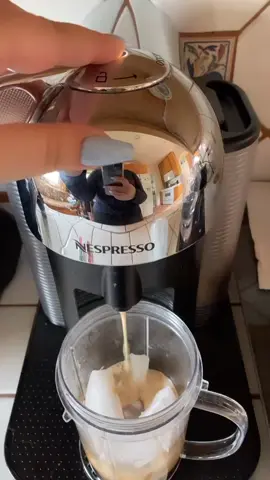 Good morning!! 🥺👉🏻👈🏻 #breakfast #nespresso #eggandtoast