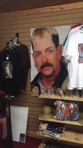 feelin real awk about the time I got surprised for my bday with a trip to the GW exotic animal park #tigerking #joeexotic #isawatiger #distancedance