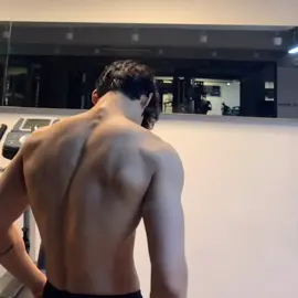 아침 바디체크.. 살 많이 쪘는데 #멸치