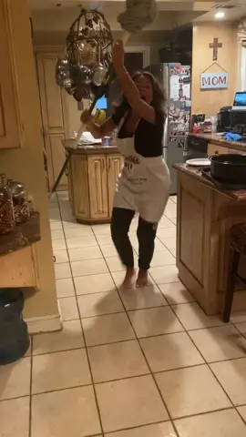 Latino Discipline at its finest!!!🤣 let’s hear your crazy stories!! Use #latinodiscipline 💃🏻 #fyp #foryou #foryoupage #dance #latina #actress