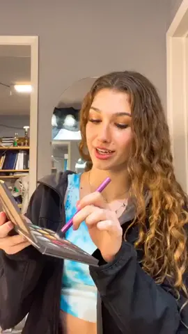 FLASH WARNING! FAKE BLOOD! Ik this wasn’t that good but I tried. Rly outta my comfort zone.