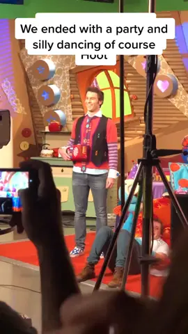 Here is the last Giggle and Hoot scene ever, recorded last year!! 10 Years, over 11,000 segments!! Loved every second!! #jimmygiggle #giggleandhoot