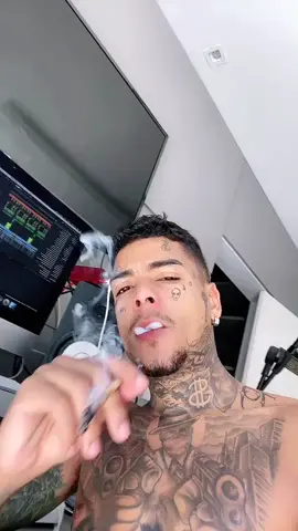 Música mais música mais música 🎶🎵