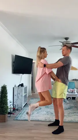 Floating on air 💕 #couplelove #quarentinetime #quarentinecouple #couplechallenge #nailedit #floridalife #floridagirl @jonasheidrich1