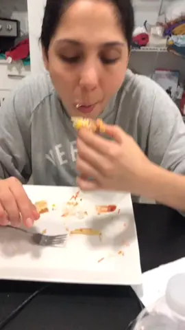 Quien más anda así como mi hermana? @alechahwan