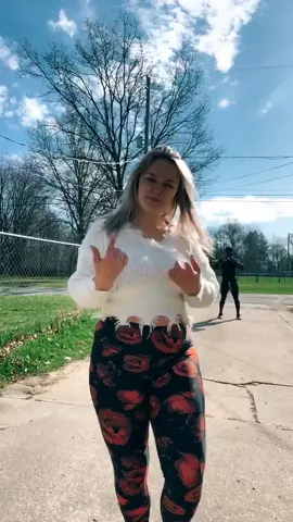 Y’all see his bounce back there? @willieg.elam #killyourvibe #tiktokcouple #theelams #datingstorytime #foryoupage #interracialcouple #quarantine #fyp