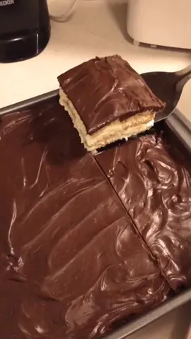Easy No Bake Eclair Cake. #quickrecipes #yummy #fyp