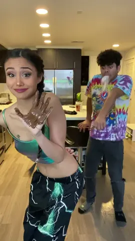 Disappearing Finger TRICK on my Boyfriend...🤢😂 #couples #pranks I wasn’t Expecting this to happen😨 Follow for more epic pranks😍