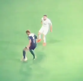 🤧🤧 #Soccer #football #soccerskills  #training #ballislife #1v1