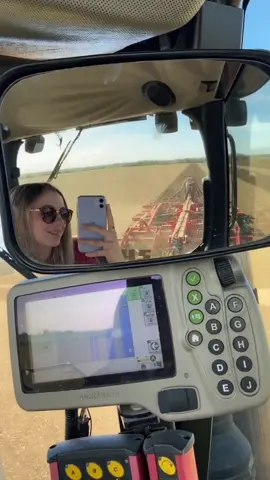Could get used to this weather😎 #houseoftiktok #fyp #foryoupage #schoffelgang #agric #youngfarmer #countrygirl #livestockgirl