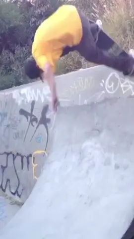 Ben Raybourn hits a Mctwist filmed by Peter Hewitt #skate #Skateboarding #sk8