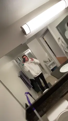 Rotate your phone🔁 how’d I film this one? First to guess gets tagged in the #bts