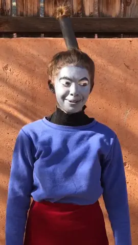 watch until the end 😳 pls don’t let this flop lol #fyp #xyzbca #viral #indoorworkout #blanketlife #dontletthisflop #toosieslide