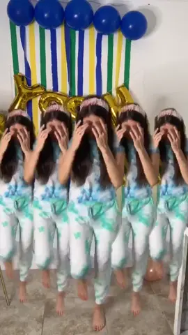 When your tie dye come out right the first time.  #clonesquad #tiedye #tiedyechallenge #blindinglightschallenge #blindinglightschallenge