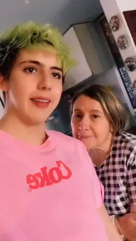“Oye que grosero” JAJAJAJAJAJAJ haganlo con sus mamás😂 @mabibivaz #mabiyalex ❤️