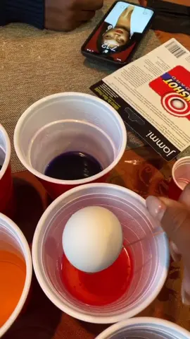 Dying Easter eggs 1:1 #happyeaster #easter #DIY #diyproject #easy #easydiy #egg #fundiy #doityourself