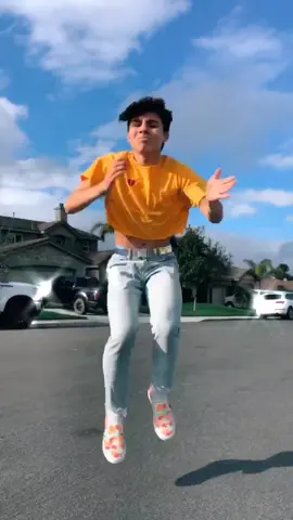 here is my version of @yodelinghaley @madi & @noahschnapp dance’s!💗 also the bling was a paid actor😎#foryoupage #foryou #fyp #dance