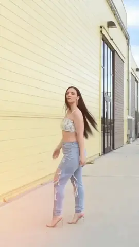 #fitnesschallenge #fashonnova #style #fashioncurvy #foryoupage #fashionhacks #fashionchallenge #foryou #lifebuoykarona