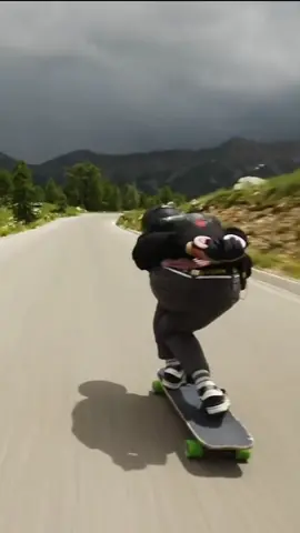 Full speed in North Carolina 🛹💨 (📸@josh_neuman1) #extreme #skateboard #Skateboarding #longboard #speed #fyp #foryou #xyzcba #sendit #downhill #epic