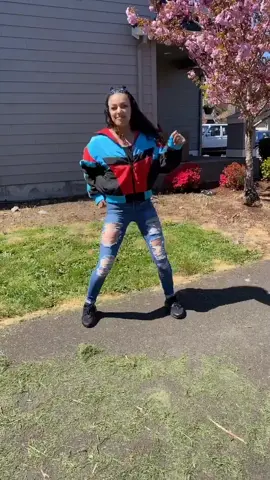 practicing footwork lately✨😫 soon I will get better 😍🌞 #fyp #foryou #footwork #shuffle #dance #vibe #Summer #feet