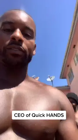 Almost dropped my phone but thanks to my ninja like reflexes I’m good ! #fyp #quickhands #fast #flash #dropchallenge