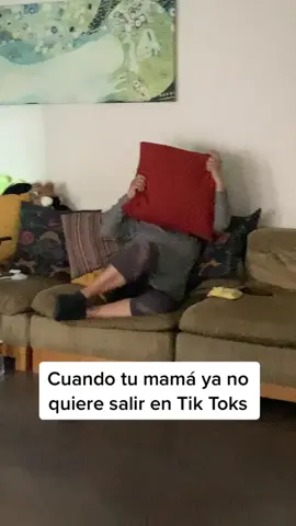 Cuando tu mamá ya no quiere salir en tus Tik Toks 😂 #fyp #foryoupage #parati #viral #destacame #xyz #xyzbca #sorrynotsorry #sorrymom #mom