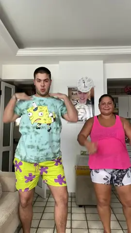 eu e minha amiga aprendendo as coreografias do tiktok #fyp #viral
