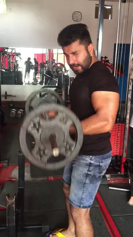 #arielsharetheload #upichalegachallenge #starfacejaggi #slomotion #gym