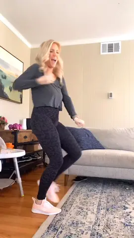 #fyp #dancechallenge #stayhomestaystrong #fyp #MomsofTikTok